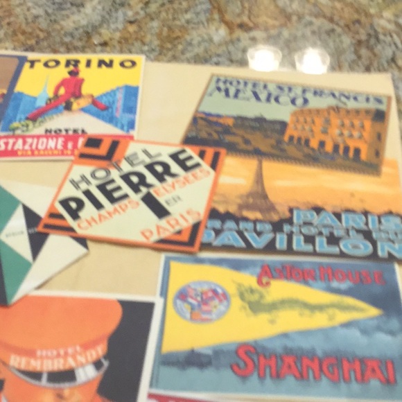 LOUIS VUITTON THE ART OF TRAVEL POSTCARDS - NWOT - Picture 5 of 8